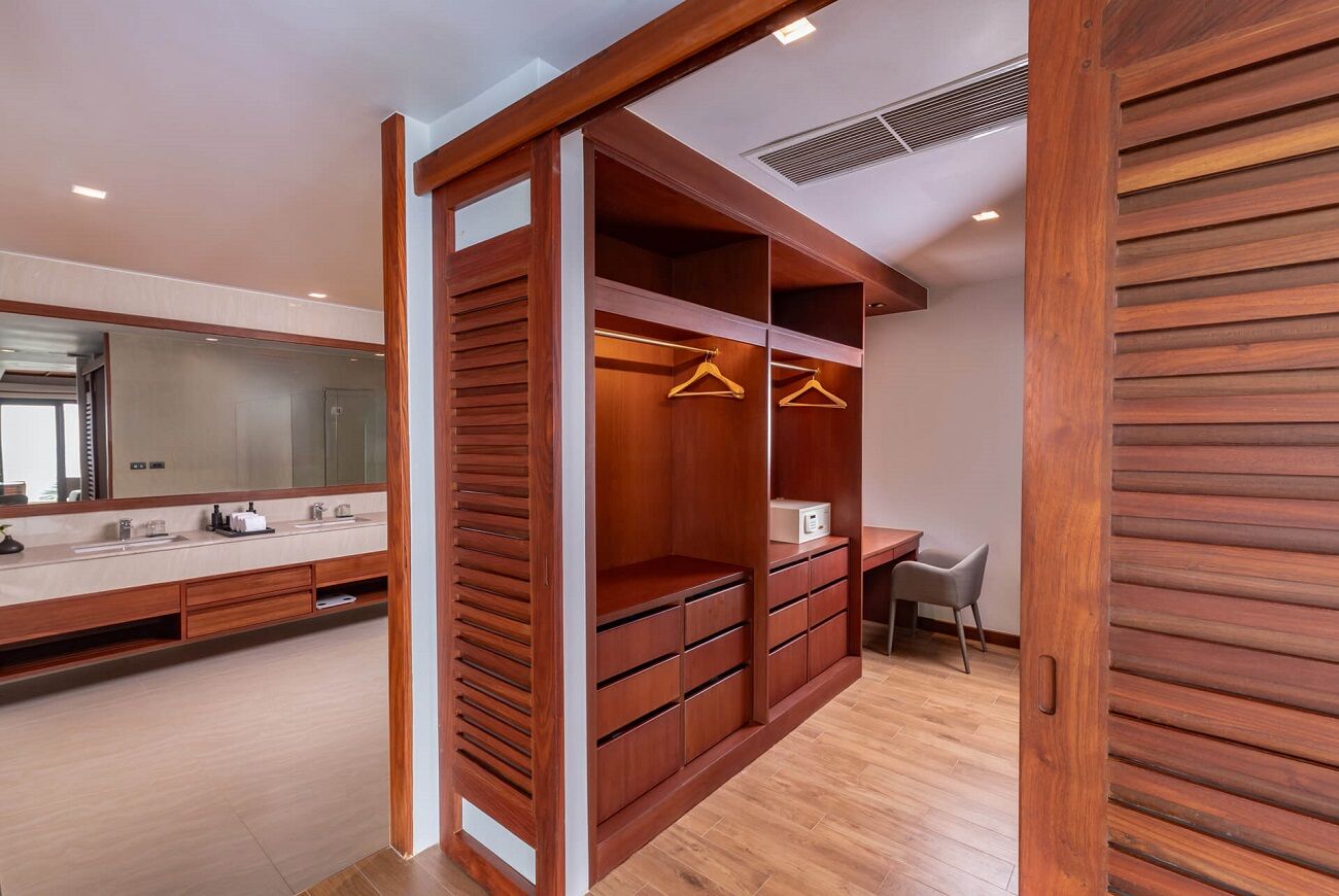 The Charming rock seaview 5-bedrooms villa on Millionaire’s Mile in Kamala beach (with private entrance to the beach)