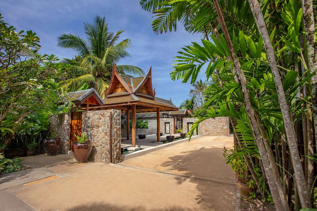 The Charming rock seaview 5-bedrooms villa on Millionaire’s Mile in Kamala beach (with private entrance to the beach)