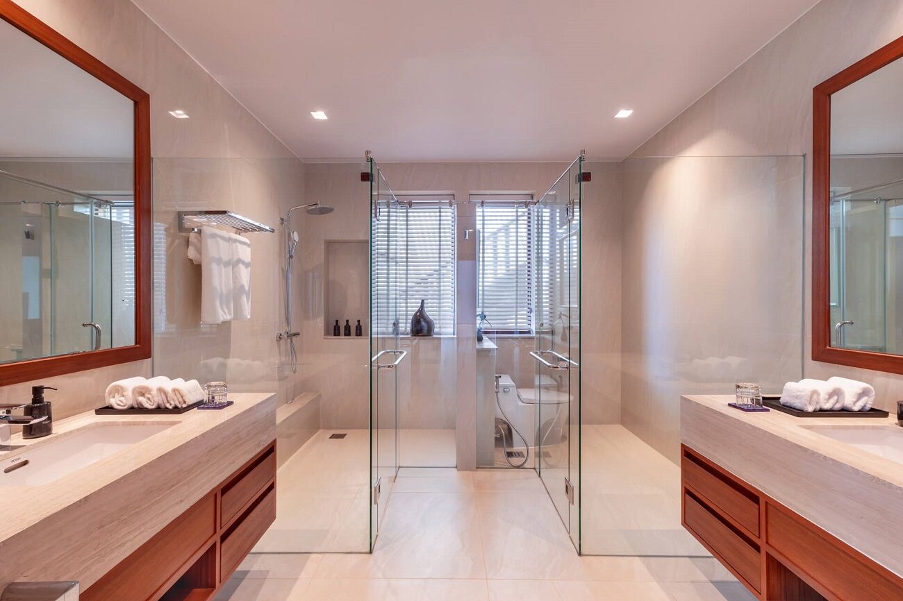 The Charming rock seaview 5-bedrooms villa on Millionaire’s Mile in Kamala beach (with private entrance to the beach)