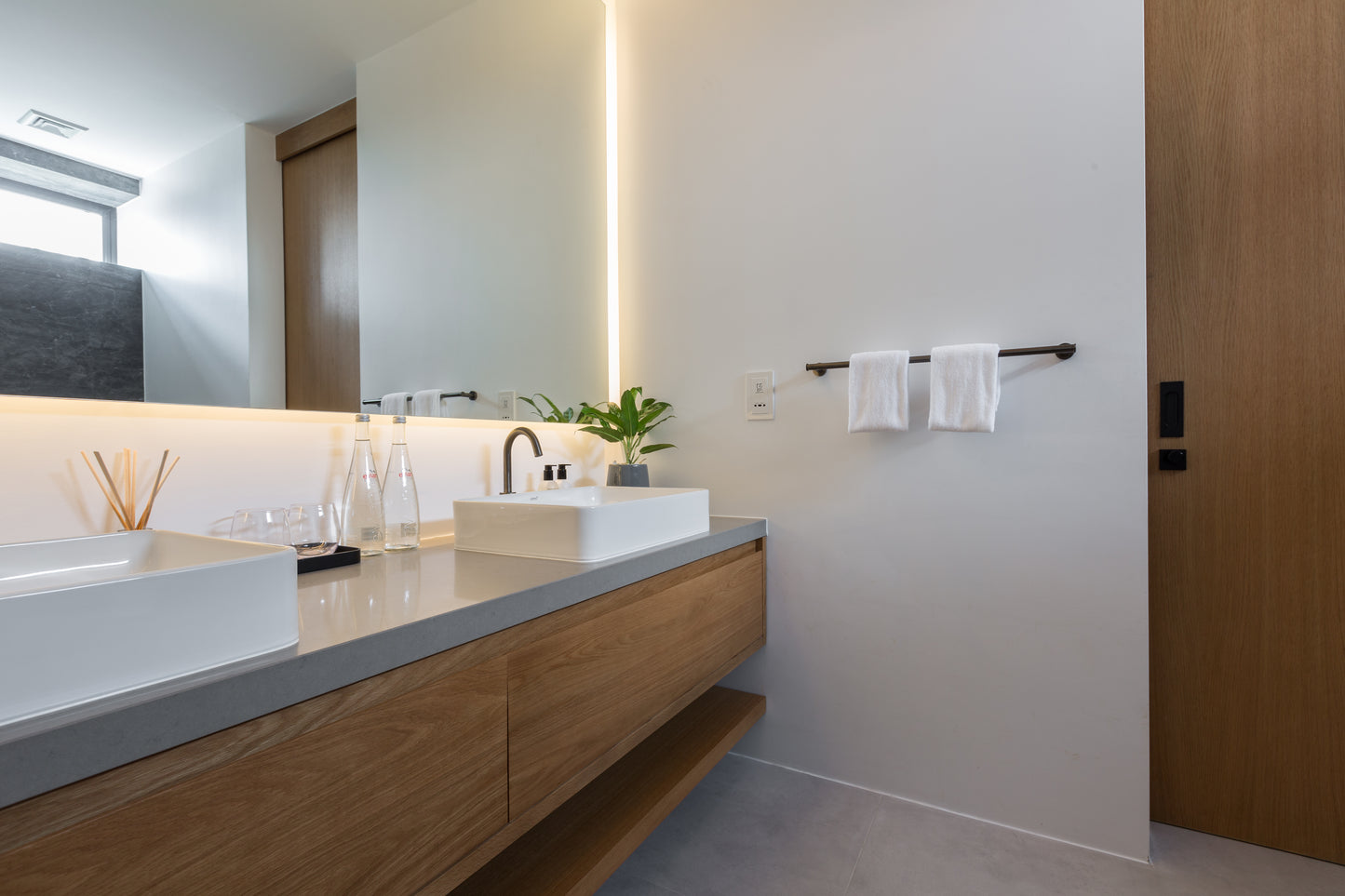 Stunning seaview 4-bedrooms villa on the hill on North Chaweng (could be combined with neighbor 5bd villa, for events max. 60 guests)