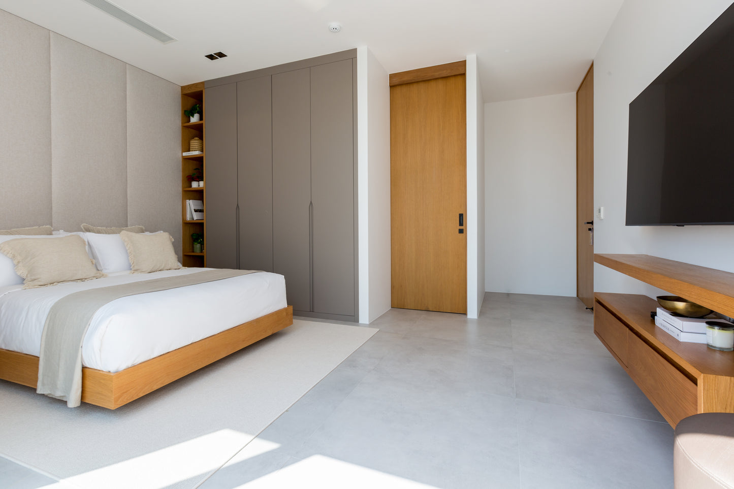 Stunning seaview 4-bedrooms villa on the hill on North Chaweng (could be combined with neighbor 5bd villa, for events max. 60 guests)