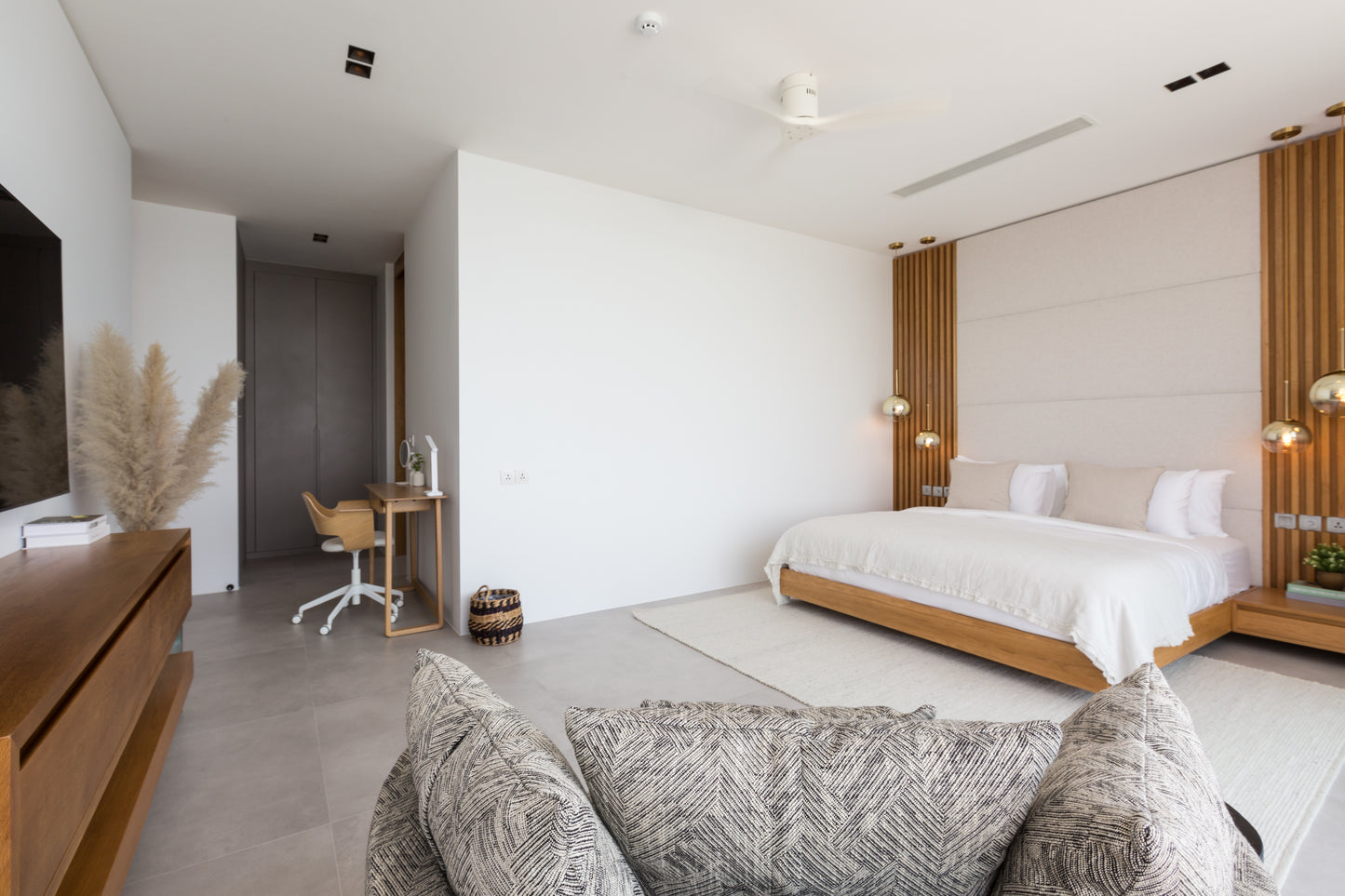 Stunning seaview 4-bedrooms villa on the hill on North Chaweng (could be combined with neighbor 5bd villa, for events max. 60 guests)