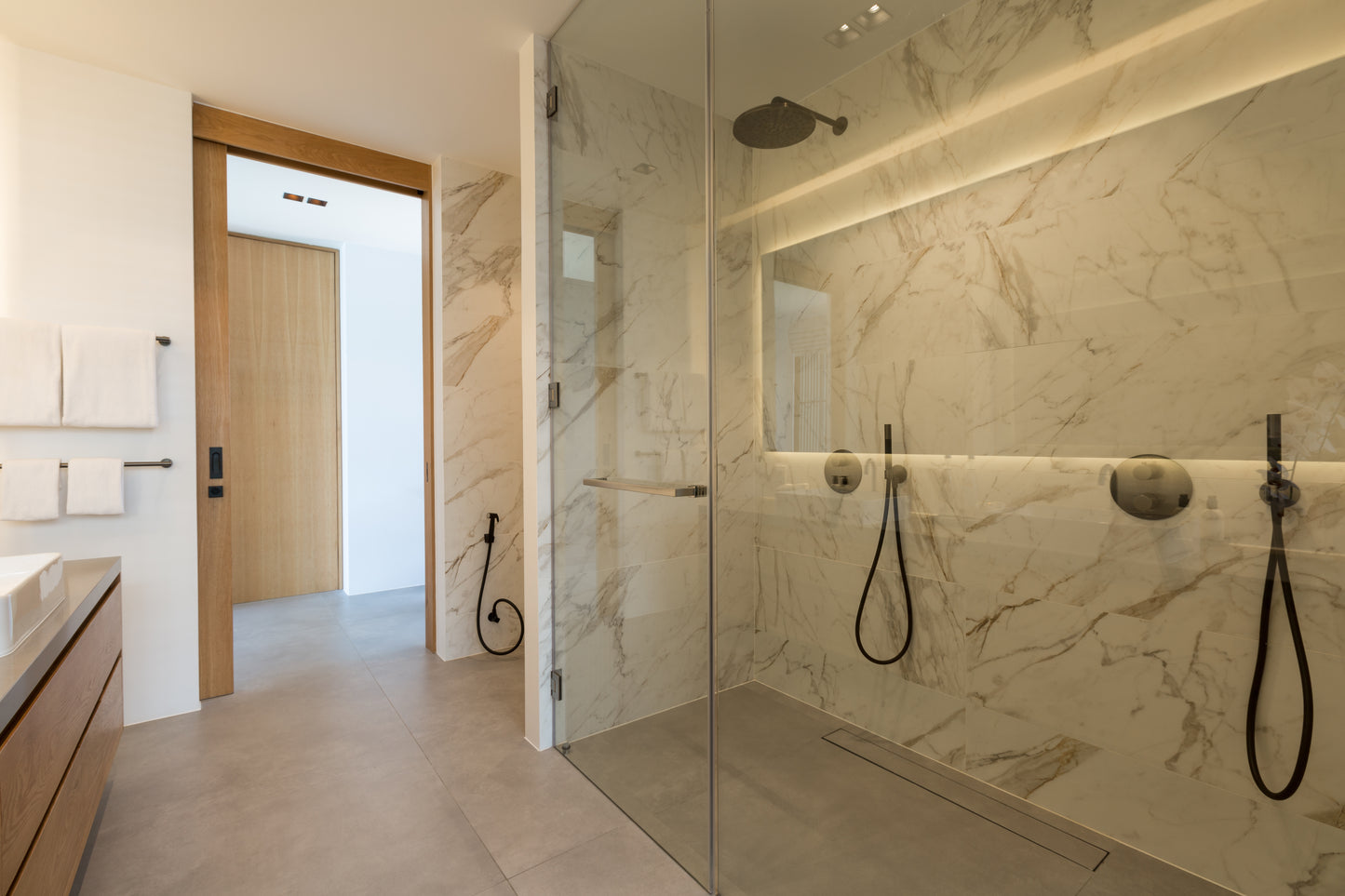 Stunning seaview 5-bedrooms villa on the hill on North Chaweng (could be combined with neighbor 4bd villa, for events max. 60 guests)