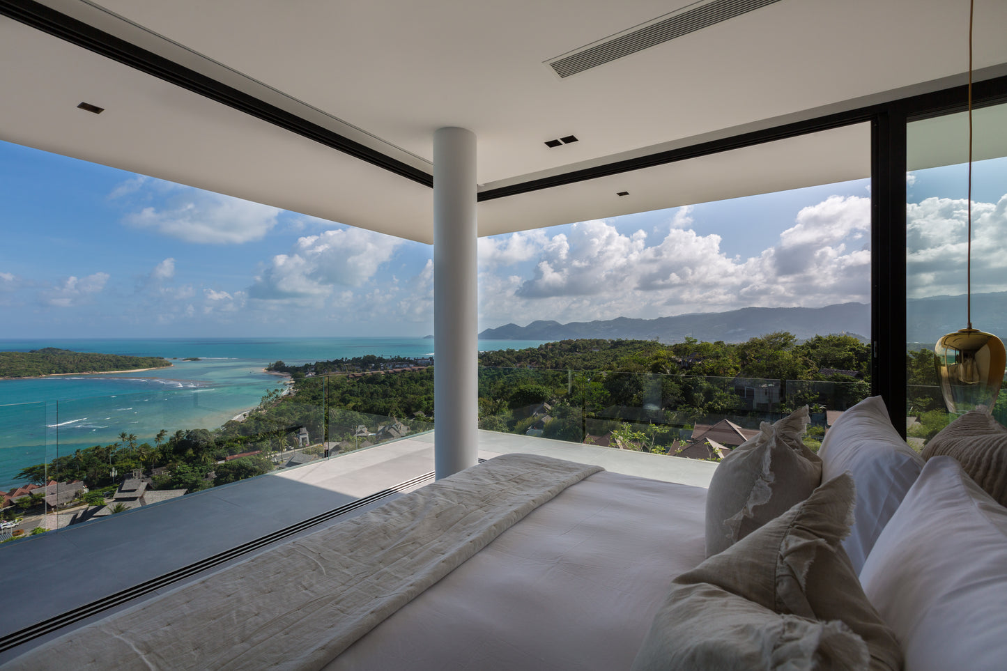 Stunning seaview 5-bedrooms villa on the hill on North Chaweng (could be combined with neighbor 4bd villa, for events max. 60 guests)