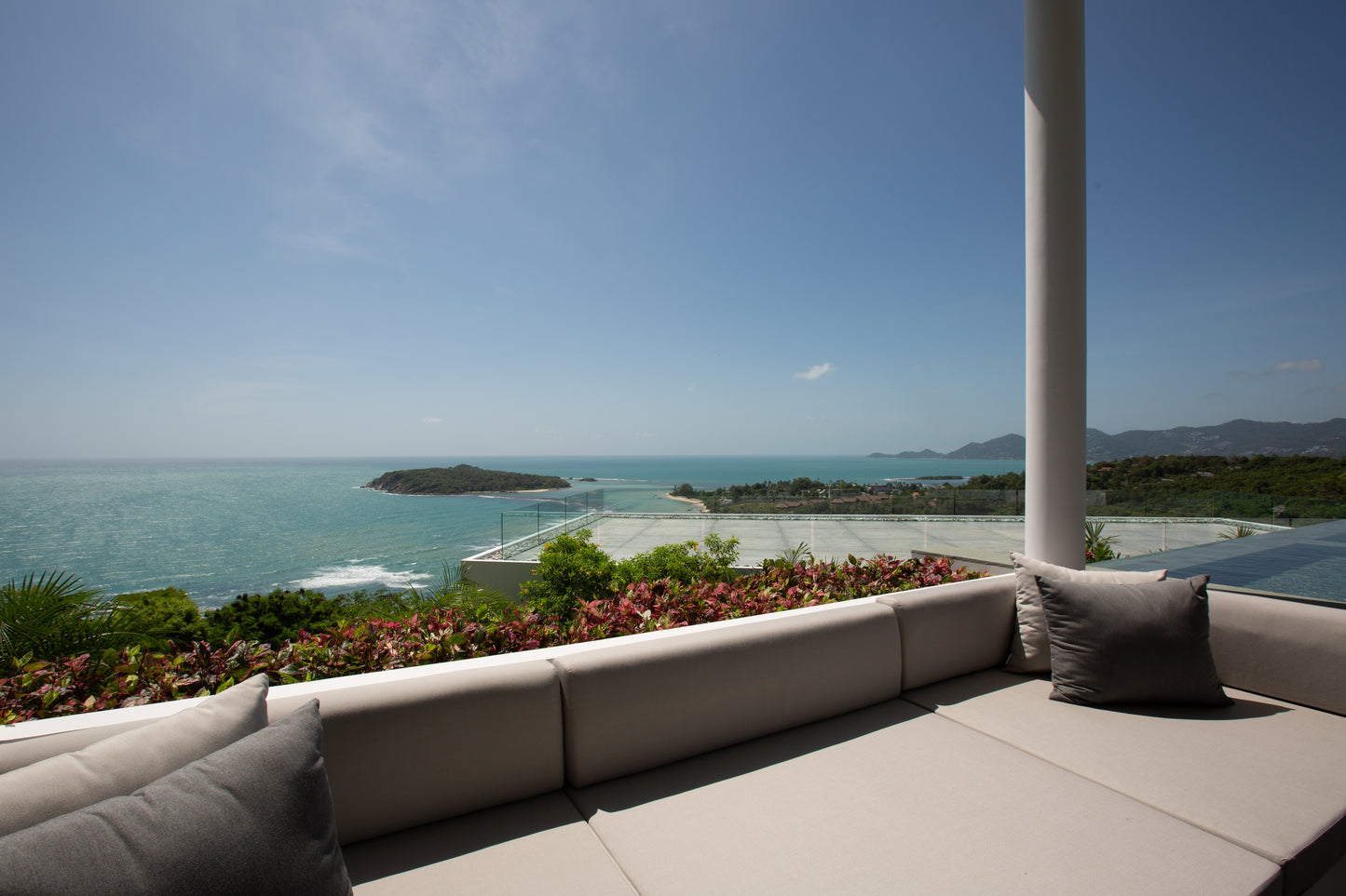 Stunning seaview 5-bedrooms villa on the hill on North Chaweng (could be combined with neighbor 4bd villa, for events max. 60 guests)