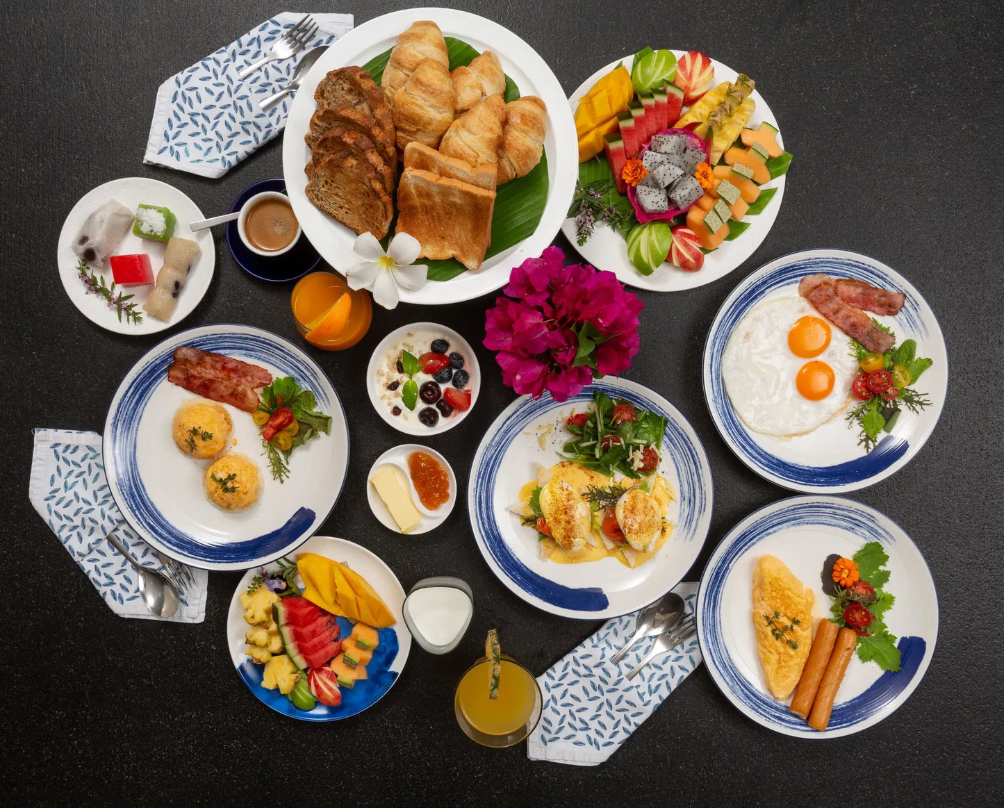 Luxury beachfront 5-bedrooms villa in Natai (max. event capacity: 40 guests)