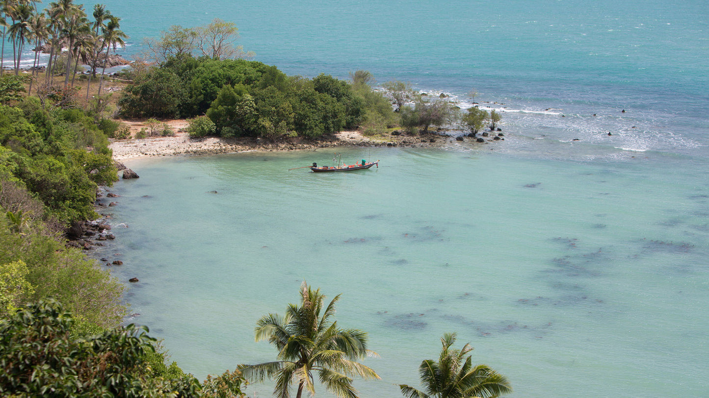Seaview 6-bedrooms sunset side villa on the rock in Taling Ngam beach (up to 60 guest events, big bedrooms, clifftop infinity pool, private big gym, huge living room)