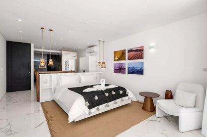 Seaview 2-bedrooms 2-storey villa on the rock in Bophut (infinity pool, can be combined with similar neighbour villa up to 17 bedrooms)