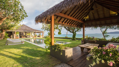 Seaview 6-bedrooms sunset side villa on the rock in Taling Ngam beach (up to 60 guest events, big bedrooms, clifftop infinity pool, private big gym, huge living room)