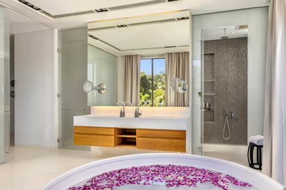 Beachfront 7-bedrooms with private beach villa in Cape Yamu (sauna, cinema room, game room, 2 infinity swimming pools, bar, BBQ)