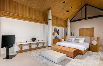 Beachfront 7-bedrooms with private beach villa in Cape Yamu (sauna, cinema room, game room, 2 infinity swimming pools, bar, BBQ)