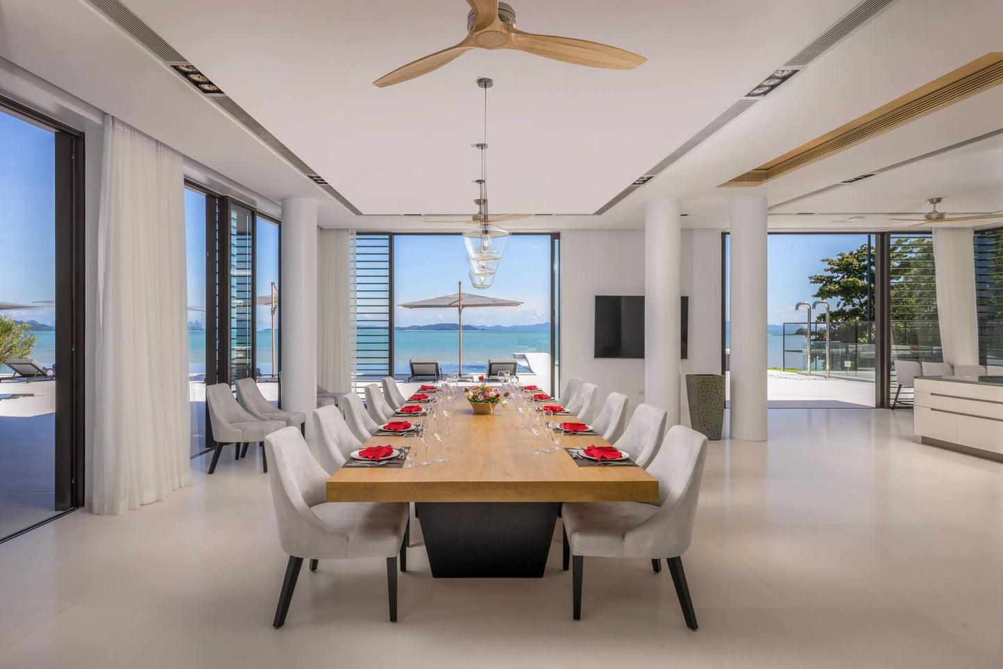 Beachfront 7-bedrooms with private beach villa in Cape Yamu (sauna, cinema room, game room, 2 infinity swimming pools, bar, BBQ)