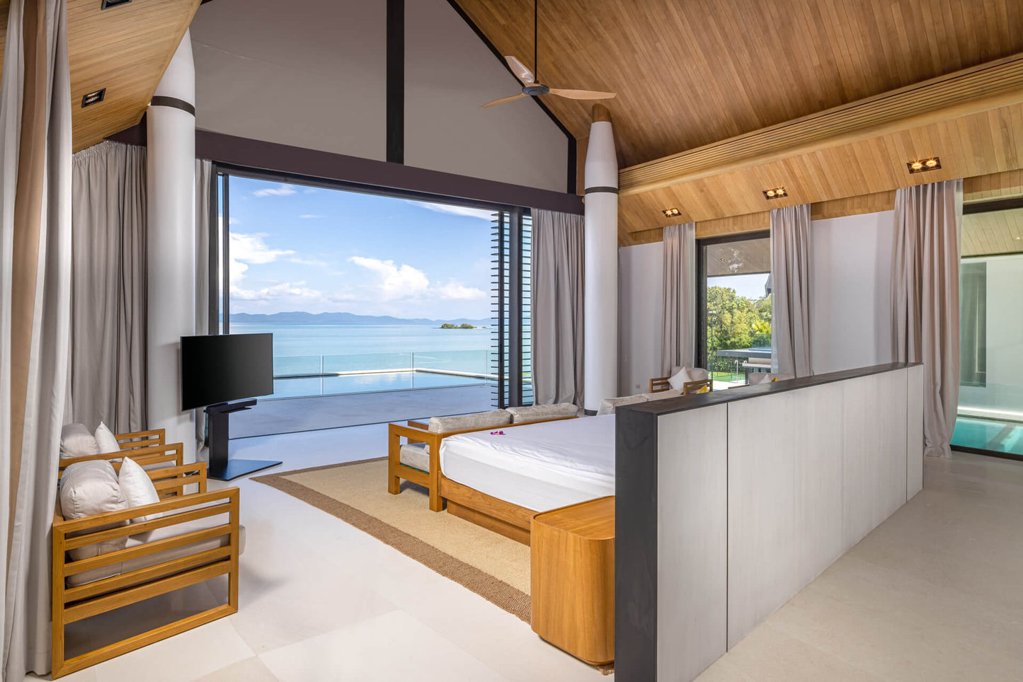 Beachfront 7-bedrooms with private beach villa in Cape Yamu (sauna, cinema room, game room, 2 infinity swimming pools, bar, BBQ)