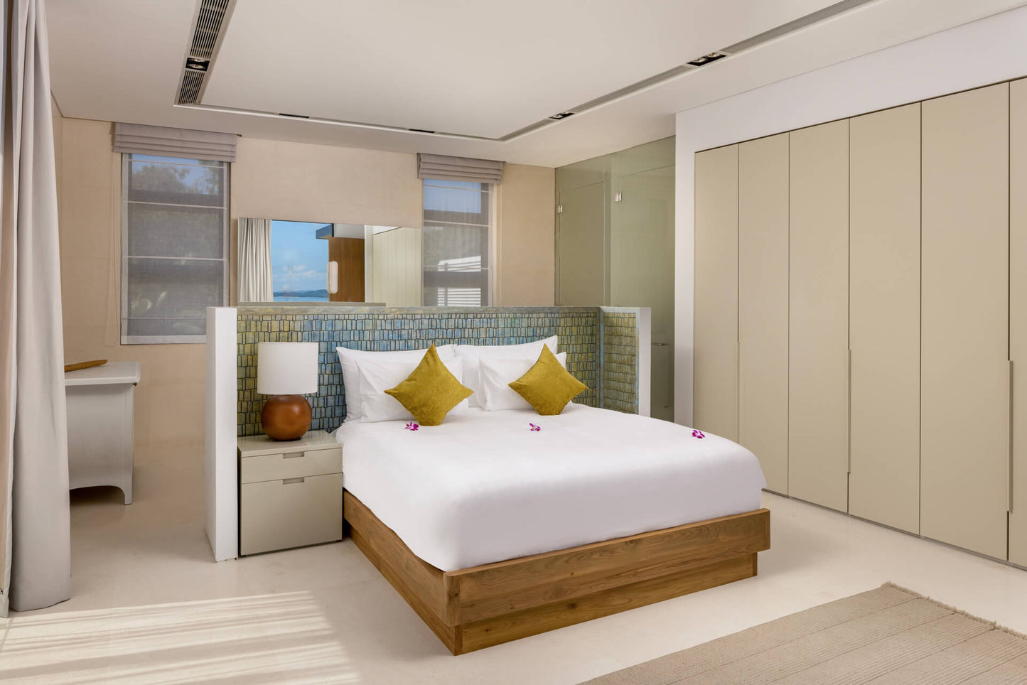 Beachfront 7-bedrooms with private beach villa in Cape Yamu (sauna, cinema room, game room, 2 infinity swimming pools, bar, BBQ)