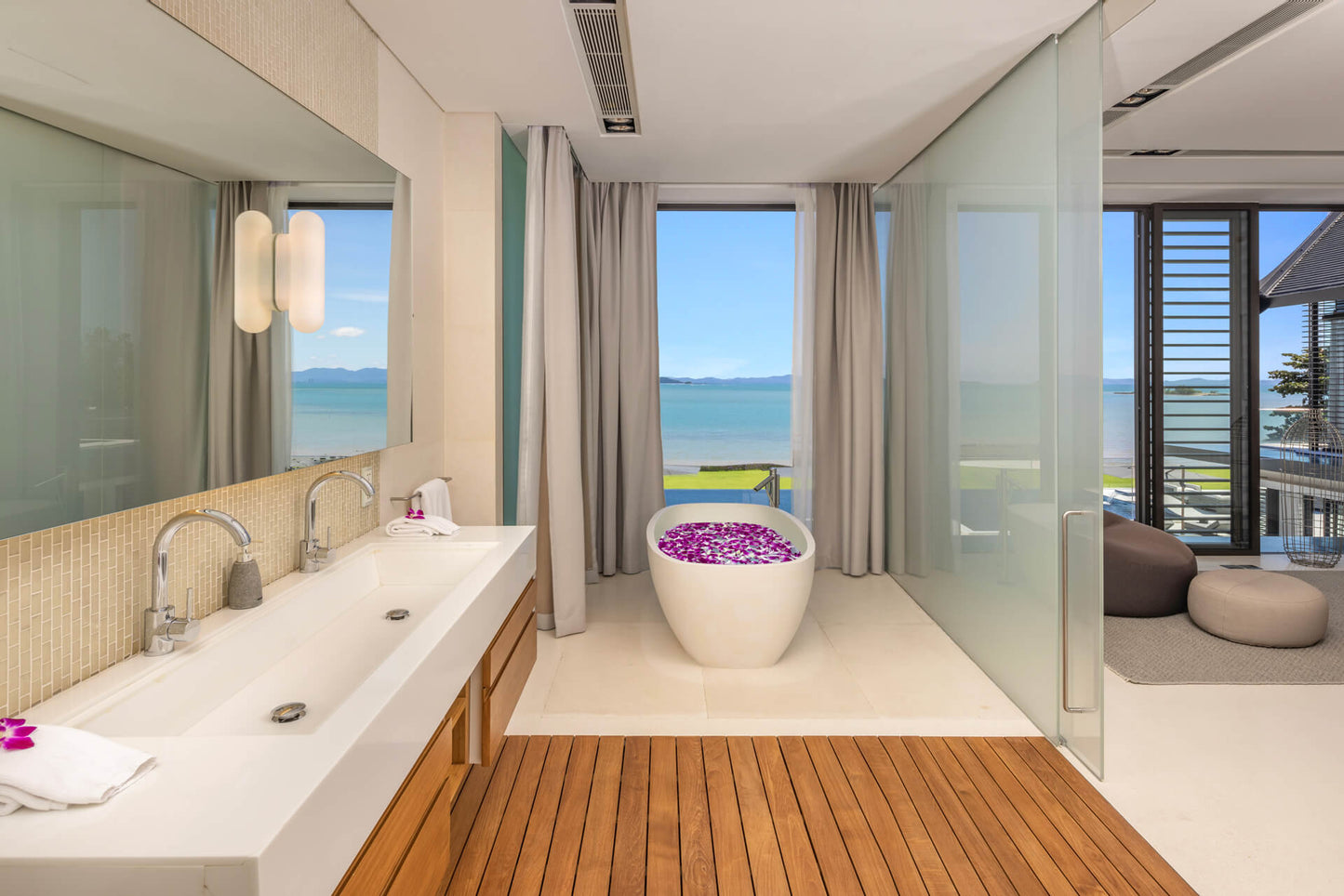 Beachfront 7-bedrooms with private beach villa in Cape Yamu (sauna, cinema room, game room, 2 infinity swimming pools, bar, BBQ)