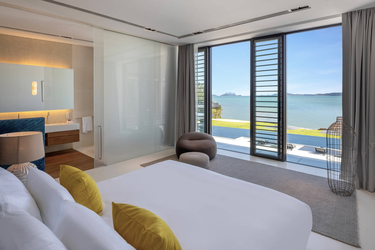 Beachfront 7-bedrooms with private beach villa in Cape Yamu (sauna, cinema room, game room, 2 infinity swimming pools, bar, BBQ)