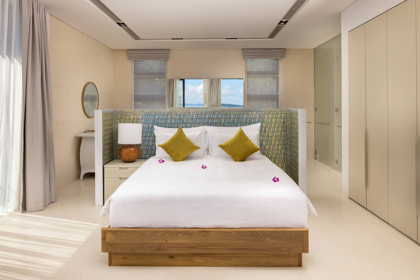 Beachfront 7-bedrooms with private beach villa in Cape Yamu (sauna, cinema room, game room, 2 infinity swimming pools, bar, BBQ)