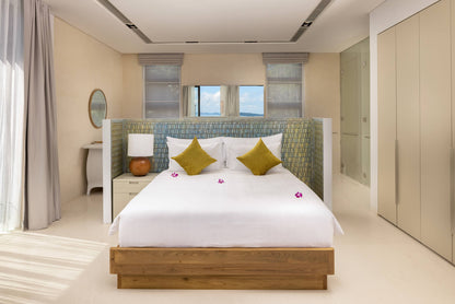 Beachfront 7-bedrooms with private beach villa in Cape Yamu (sauna, cinema room, game room, 2 infinity swimming pools, bar, BBQ)