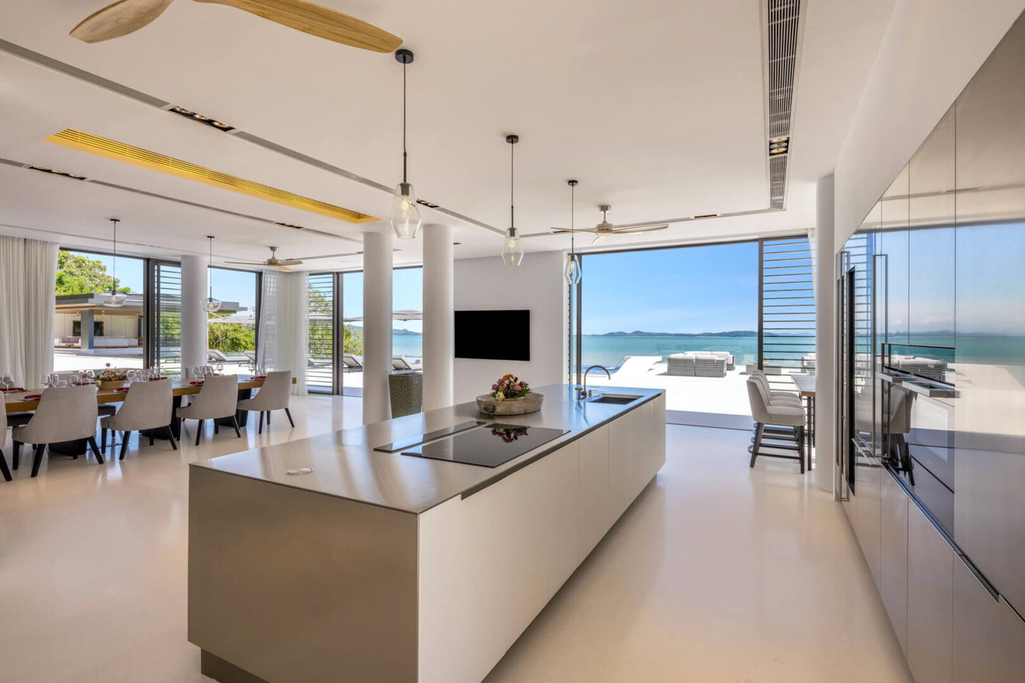 Beachfront 7-bedrooms with private beach villa in Cape Yamu (sauna, cinema room, game room, 2 infinity swimming pools, bar, BBQ)