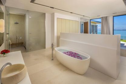 Beachfront 7-bedrooms with private beach villa in Cape Yamu (sauna, cinema room, game room, 2 infinity swimming pools, bar, BBQ)