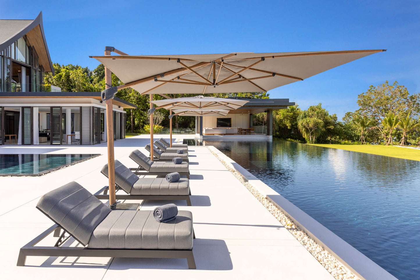 Beachfront 7-bedrooms with private beach villa in Cape Yamu (sauna, cinema room, game room, 2 infinity swimming pools, bar, BBQ)