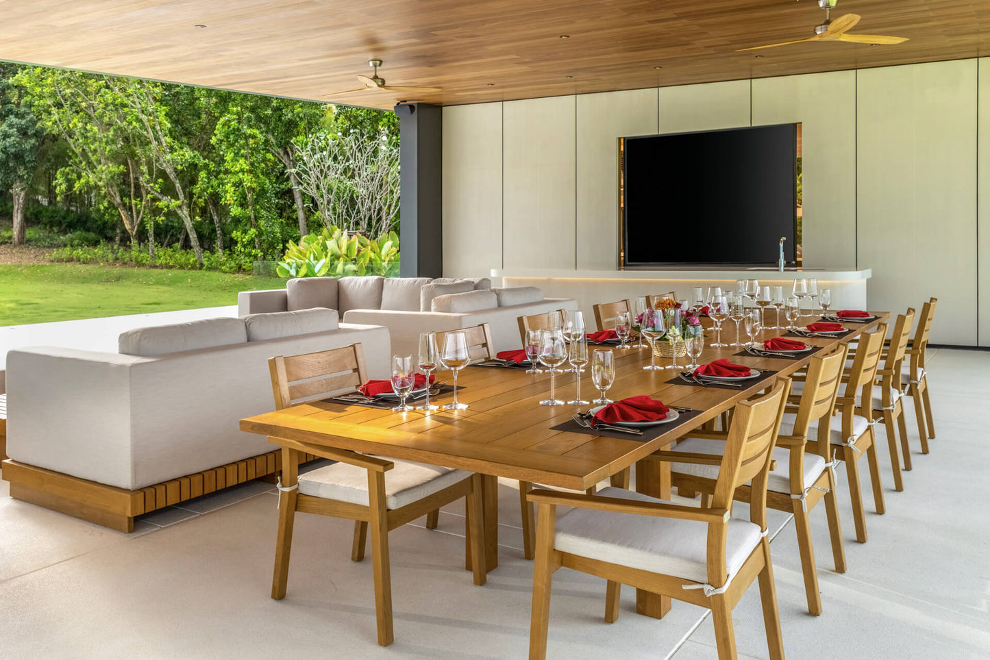 Beachfront 7-bedrooms with private beach villa in Cape Yamu (sauna, cinema room, game room, 2 infinity swimming pools, bar, BBQ)