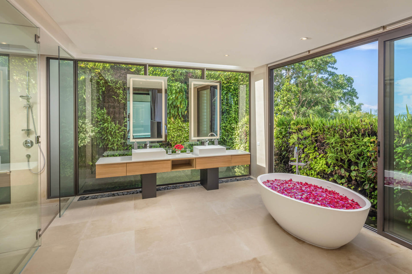 Beachfront 7-bedrooms with private beach villa in Cape Yamu (sauna, cinema room, game room, 2 infinity swimming pools, bar, BBQ)