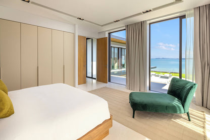 Beachfront 7-bedrooms with private beach villa in Cape Yamu (sauna, cinema room, game room, 2 infinity swimming pools, bar, BBQ)