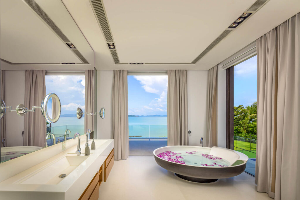 Beachfront 7-bedrooms with private beach villa in Cape Yamu (sauna, cinema room, game room, 2 infinity swimming pools, bar, BBQ)