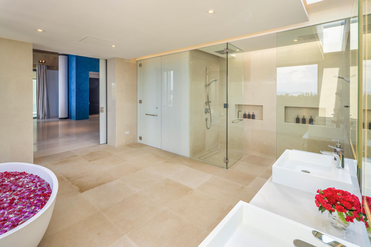 Beachfront 7-bedrooms with private beach villa in Cape Yamu (sauna, cinema room, game room, 2 infinity swimming pools, bar, BBQ)