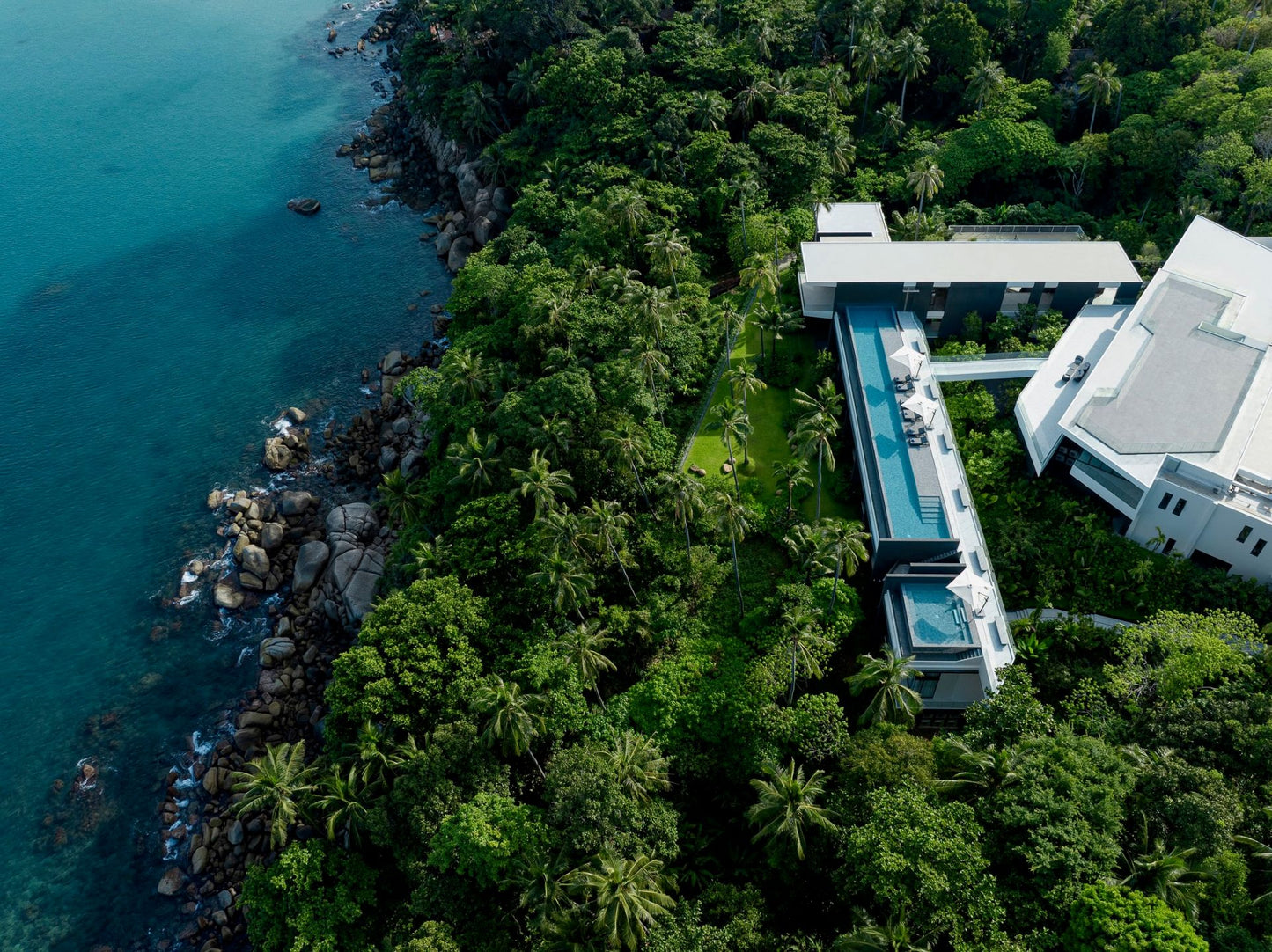 Seaview full service private 11-bedrooms villa in Kata beach (Poker room, dining room private chef japanese mediterranean and thai cuisine, makeup room, massage room, pickleball area, golf mini, cinema room, sundeck for yoga, private gym, kids pool)