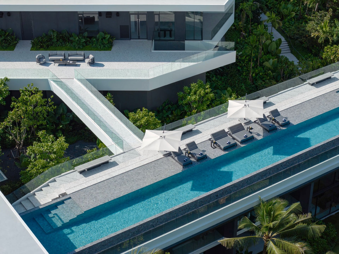 Seaview full service private 11-bedrooms villa in Kata beach (Poker room, dining room private chef japanese mediterranean and thai cuisine, makeup room, massage room, pickleball area, golf mini, cinema room, sundeck for yoga, private gym, kids pool)