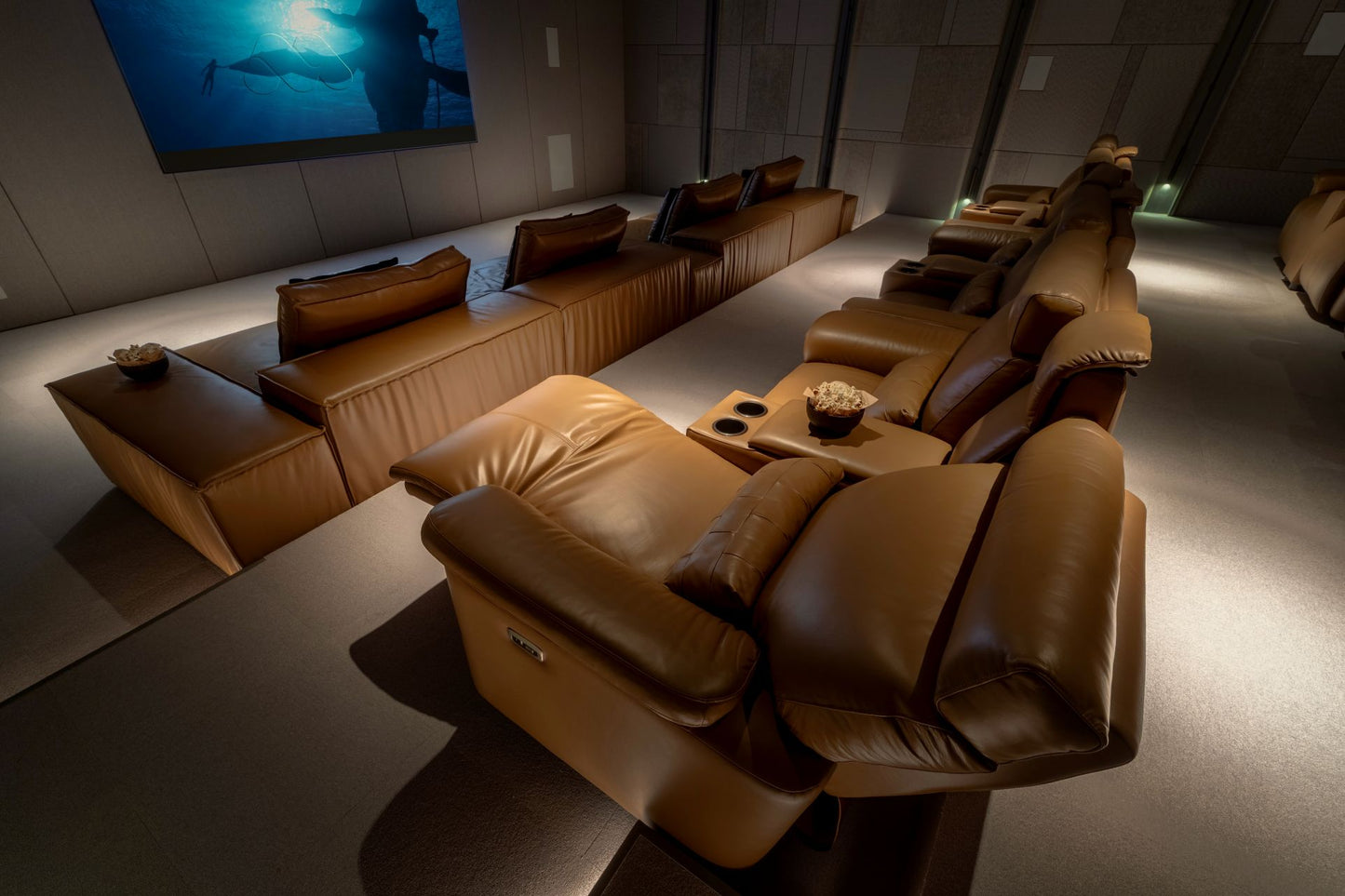 Seaview full service private 11-bedrooms villa in Kata beach (Poker room, dining room private chef japanese mediterranean and thai cuisine, makeup room, massage room, pickleball area, golf mini, cinema room, sundeck for yoga, private gym, kids pool)