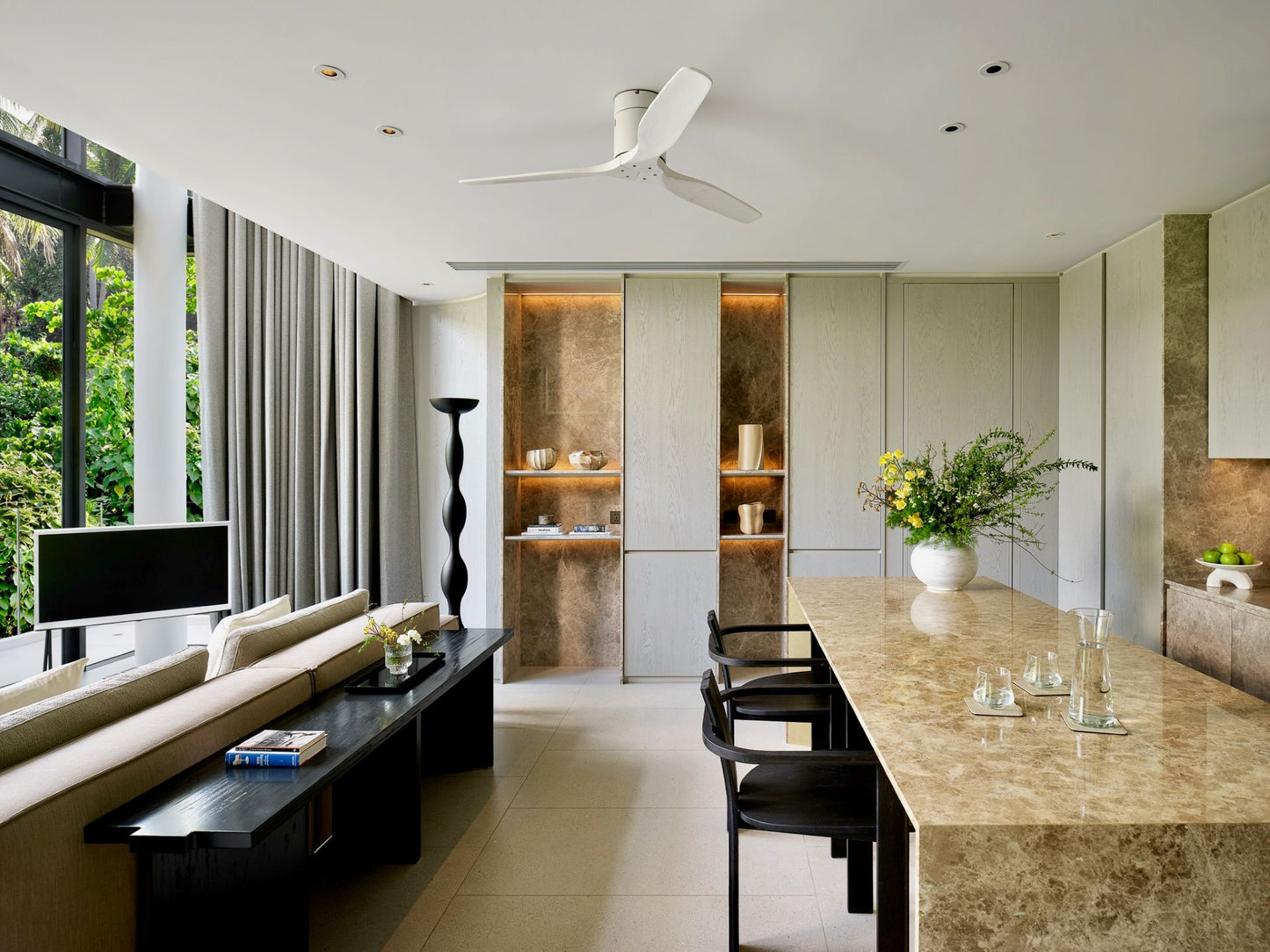 Seaview full service private 11-bedrooms villa in Kata beach (Poker room, dining room private chef japanese mediterranean and thai cuisine, makeup room, massage room, pickleball area, golf mini, cinema room, sundeck for yoga, private gym, kids pool)