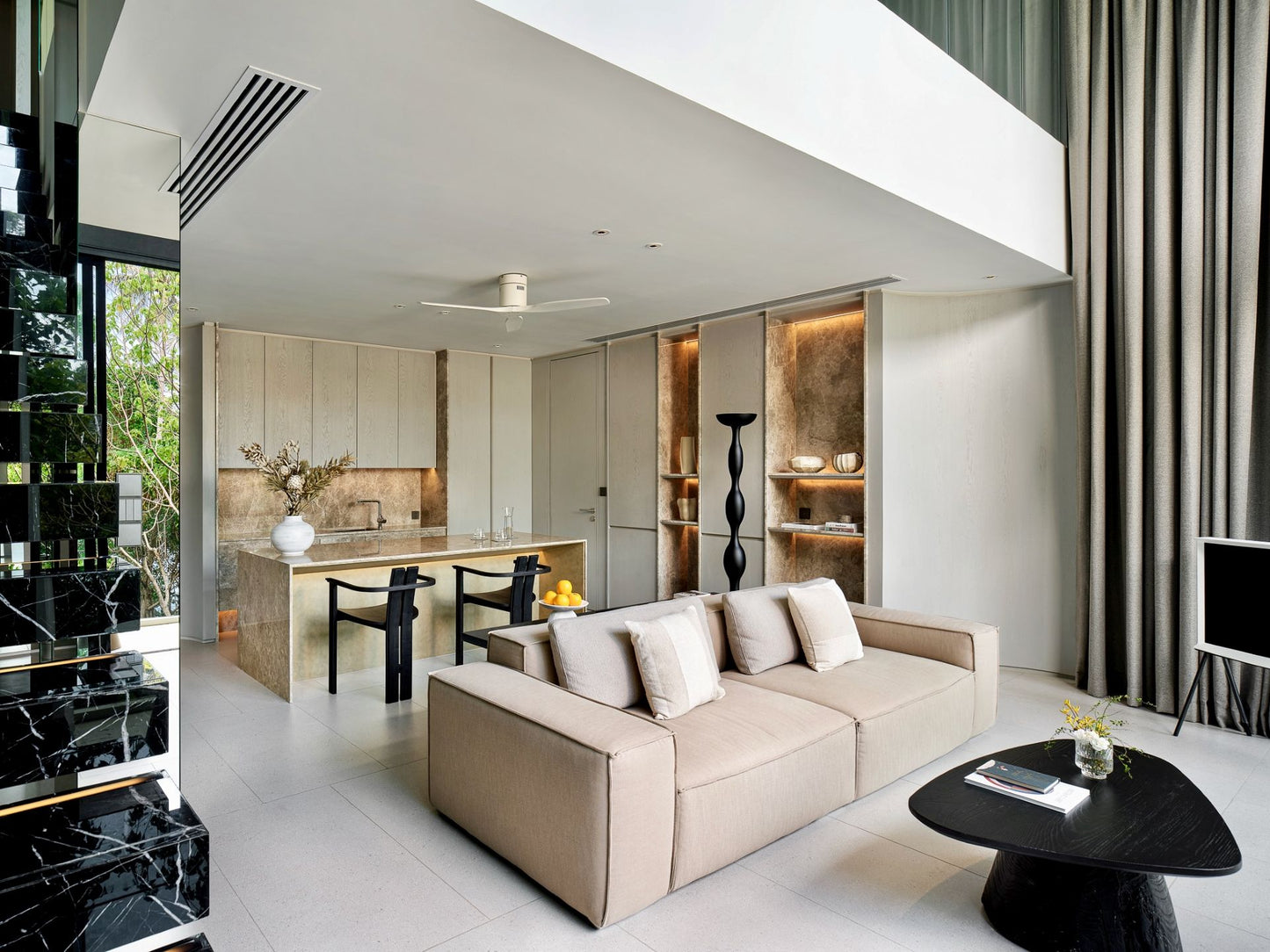 Seaview full service private 11-bedrooms villa in Kata beach (Poker room, dining room private chef japanese mediterranean and thai cuisine, makeup room, massage room, pickleball area, golf mini, cinema room, sundeck for yoga, private gym, kids pool)