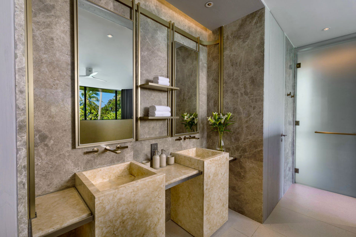 Seaview full service private 11-bedrooms villa in Kata beach (Poker room, dining room private chef japanese mediterranean and thai cuisine, makeup room, massage room, pickleball area, golf mini, cinema room, sundeck for yoga, private gym, kids pool)