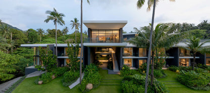 Seaview full service private 11-bedrooms villa in Kata beach (Poker room, dining room private chef japanese mediterranean and thai cuisine, makeup room, massage room, pickleball area, golf mini, cinema room, sundeck for yoga, private gym, kids pool)