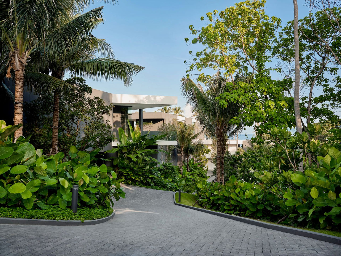 Seaview full service private 11-bedrooms villa in Kata beach (Poker room, dining room private chef japanese mediterranean and thai cuisine, makeup room, massage room, pickleball area, golf mini, cinema room, sundeck for yoga, private gym, kids pool)