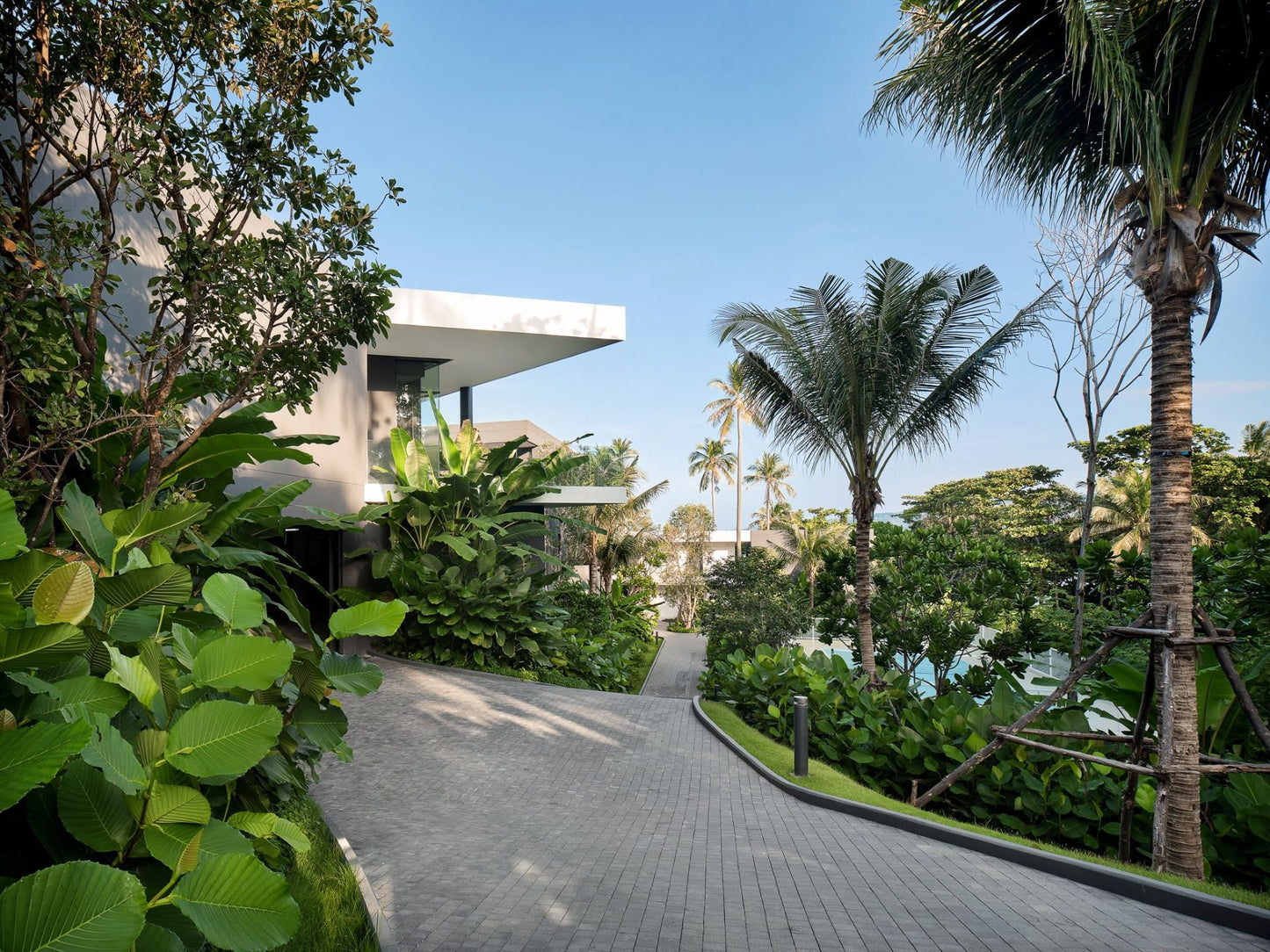 Seaview full service private 11-bedrooms villa in Kata beach (Poker room, dining room private chef japanese mediterranean and thai cuisine, makeup room, massage room, pickleball area, golf mini, cinema room, sundeck for yoga, private gym, kids pool)