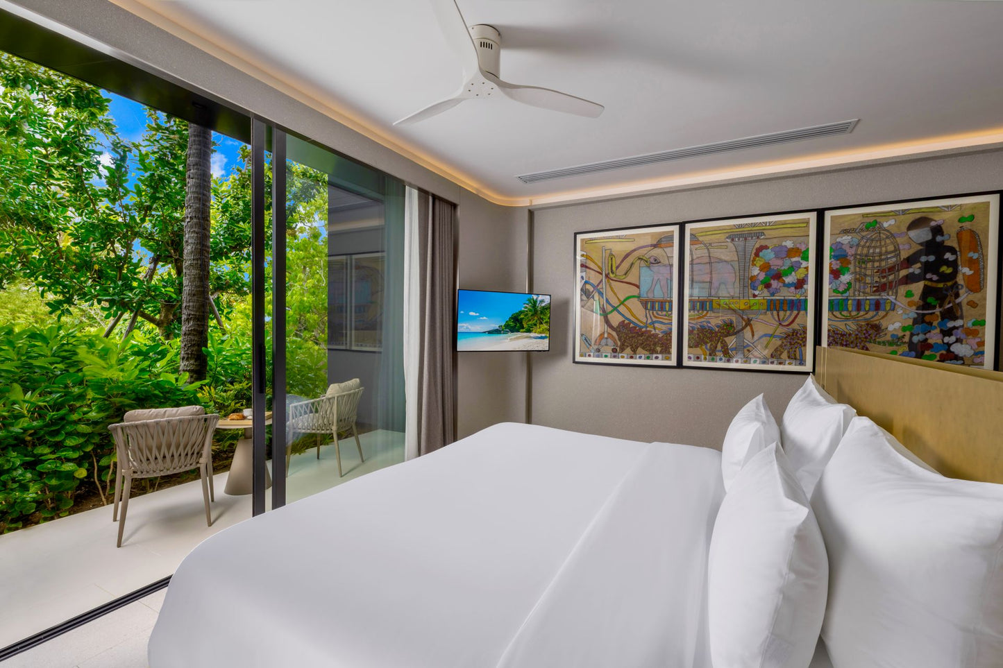 Seaview full service private 11-bedrooms villa in Kata beach (Poker room, dining room private chef japanese mediterranean and thai cuisine, makeup room, massage room, pickleball area, golf mini, cinema room, sundeck for yoga, private gym, kids pool)