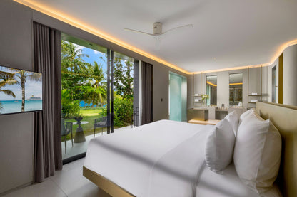 Seaview full service private 11-bedrooms villa in Kata beach (Poker room, dining room private chef japanese mediterranean and thai cuisine, makeup room, massage room, pickleball area, golf mini, cinema room, sundeck for yoga, private gym, kids pool)