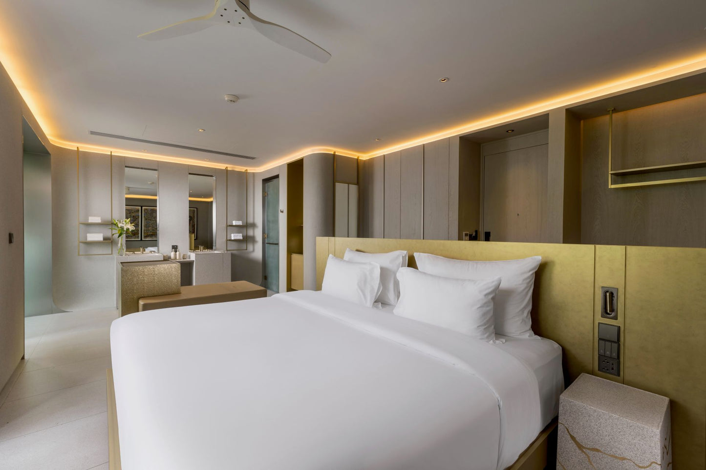 Seaview full service private 11-bedrooms villa in Kata beach (Poker room, dining room private chef japanese mediterranean and thai cuisine, makeup room, massage room, pickleball area, golf mini, cinema room, sundeck for yoga, private gym, kids pool)