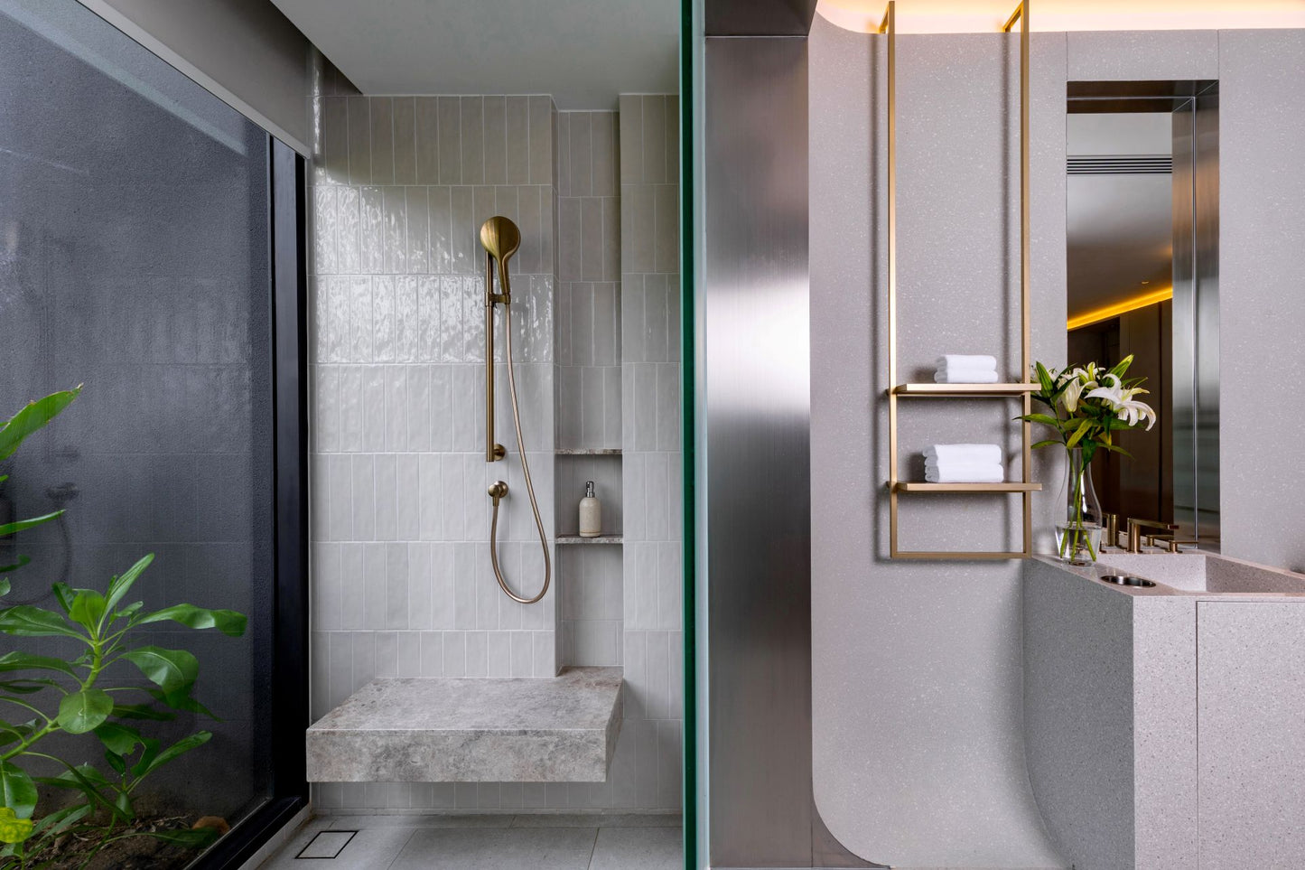 Seaview full service private 11-bedrooms villa in Kata beach (Poker room, dining room private chef japanese mediterranean and thai cuisine, makeup room, massage room, pickleball area, golf mini, cinema room, sundeck for yoga, private gym, kids pool)