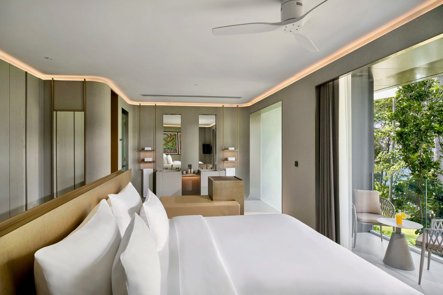 Seaview full service private 11-bedrooms villa in Kata beach (Poker room, dining room private chef japanese mediterranean and thai cuisine, makeup room, massage room, pickleball area, golf mini, cinema room, sundeck for yoga, private gym, kids pool)