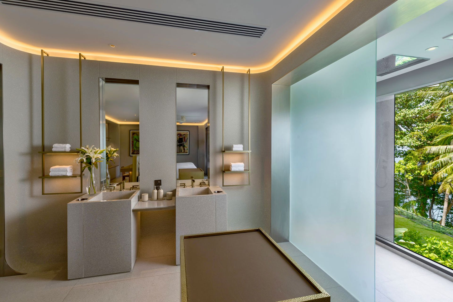 Seaview full service private 11-bedrooms villa in Kata beach (Poker room, dining room private chef japanese mediterranean and thai cuisine, makeup room, massage room, pickleball area, golf mini, cinema room, sundeck for yoga, private gym, kids pool)