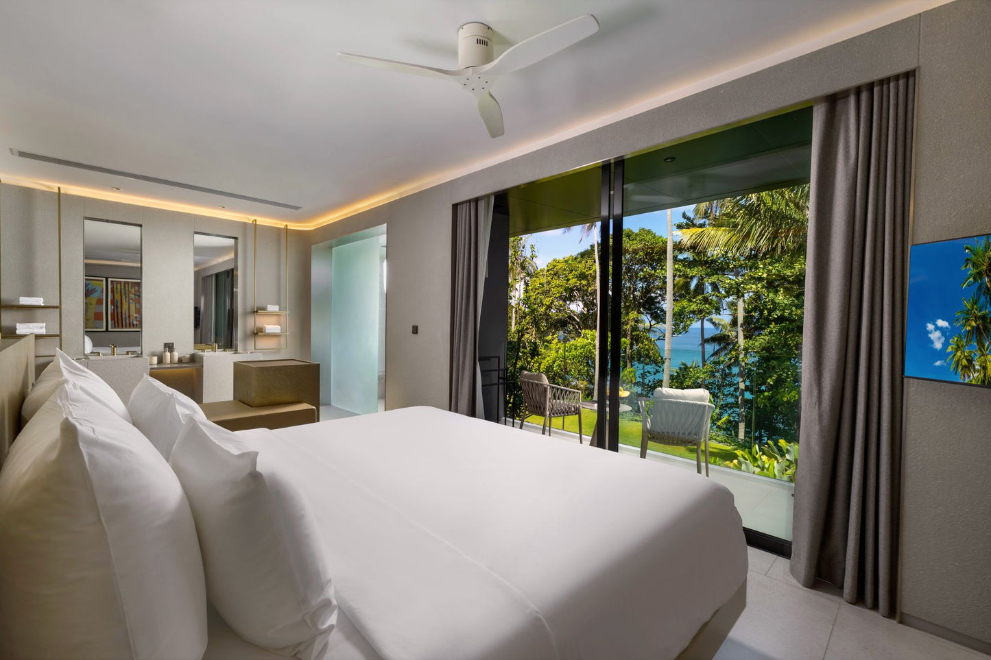 Seaview full service private 11-bedrooms villa in Kata beach (Poker room, dining room private chef japanese mediterranean and thai cuisine, makeup room, massage room, pickleball area, golf mini, cinema room, sundeck for yoga, private gym, kids pool)
