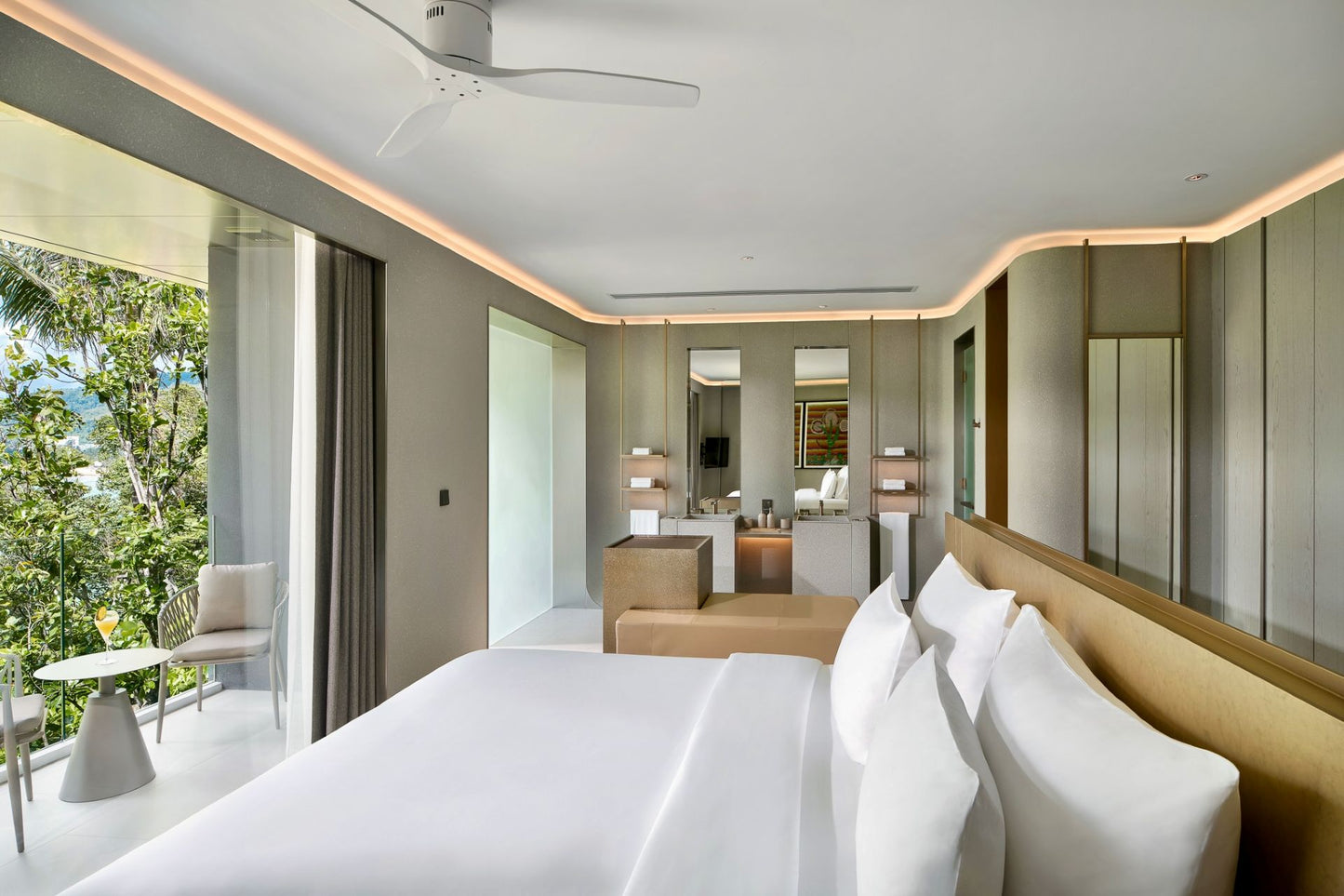 Seaview full service private 11-bedrooms villa in Kata beach (Poker room, dining room private chef japanese mediterranean and thai cuisine, makeup room, massage room, pickleball area, golf mini, cinema room, sundeck for yoga, private gym, kids pool)