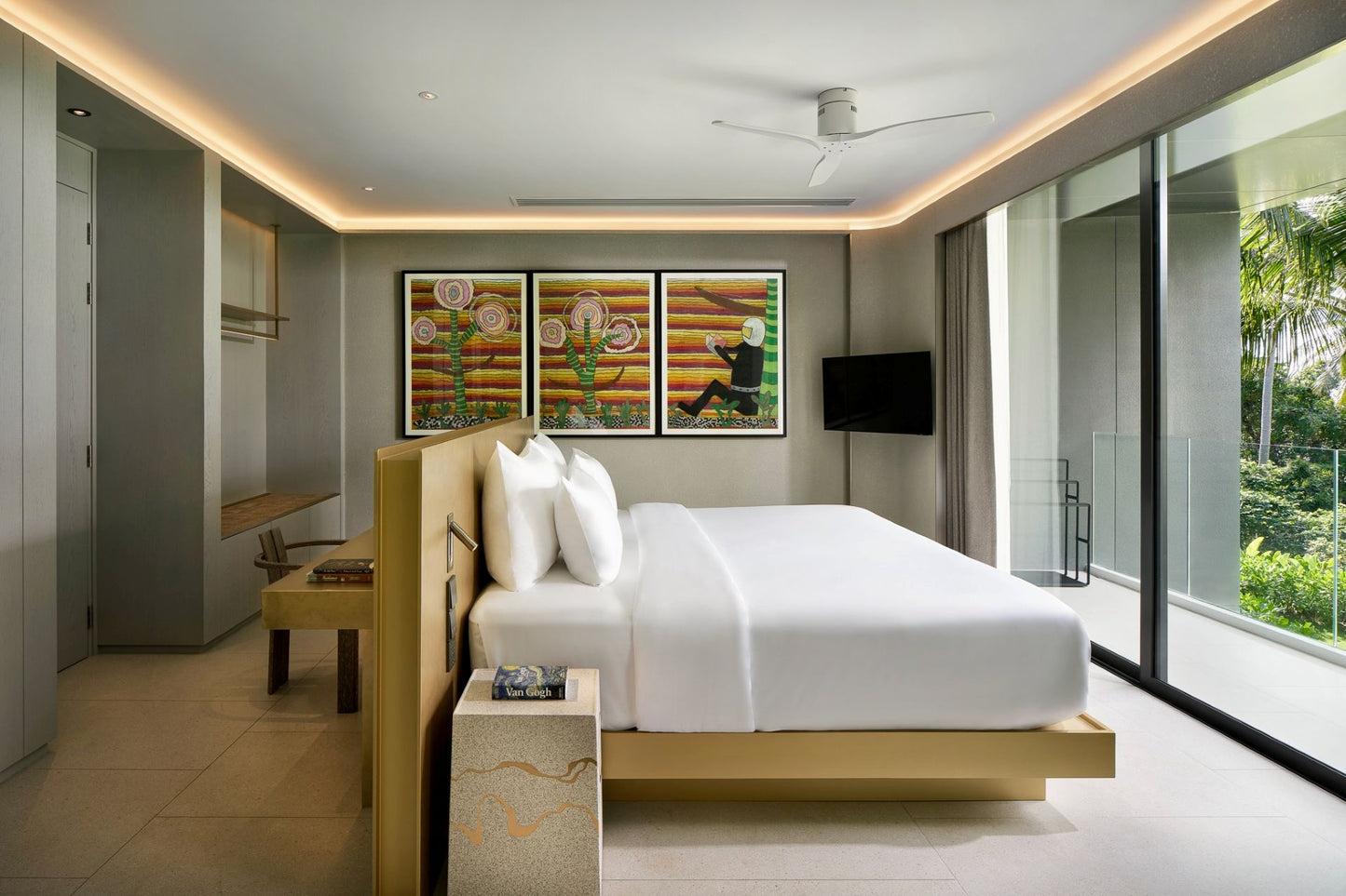 Seaview full service private 11-bedrooms villa in Kata beach (Poker room, dining room private chef japanese mediterranean and thai cuisine, makeup room, massage room, pickleball area, golf mini, cinema room, sundeck for yoga, private gym, kids pool)