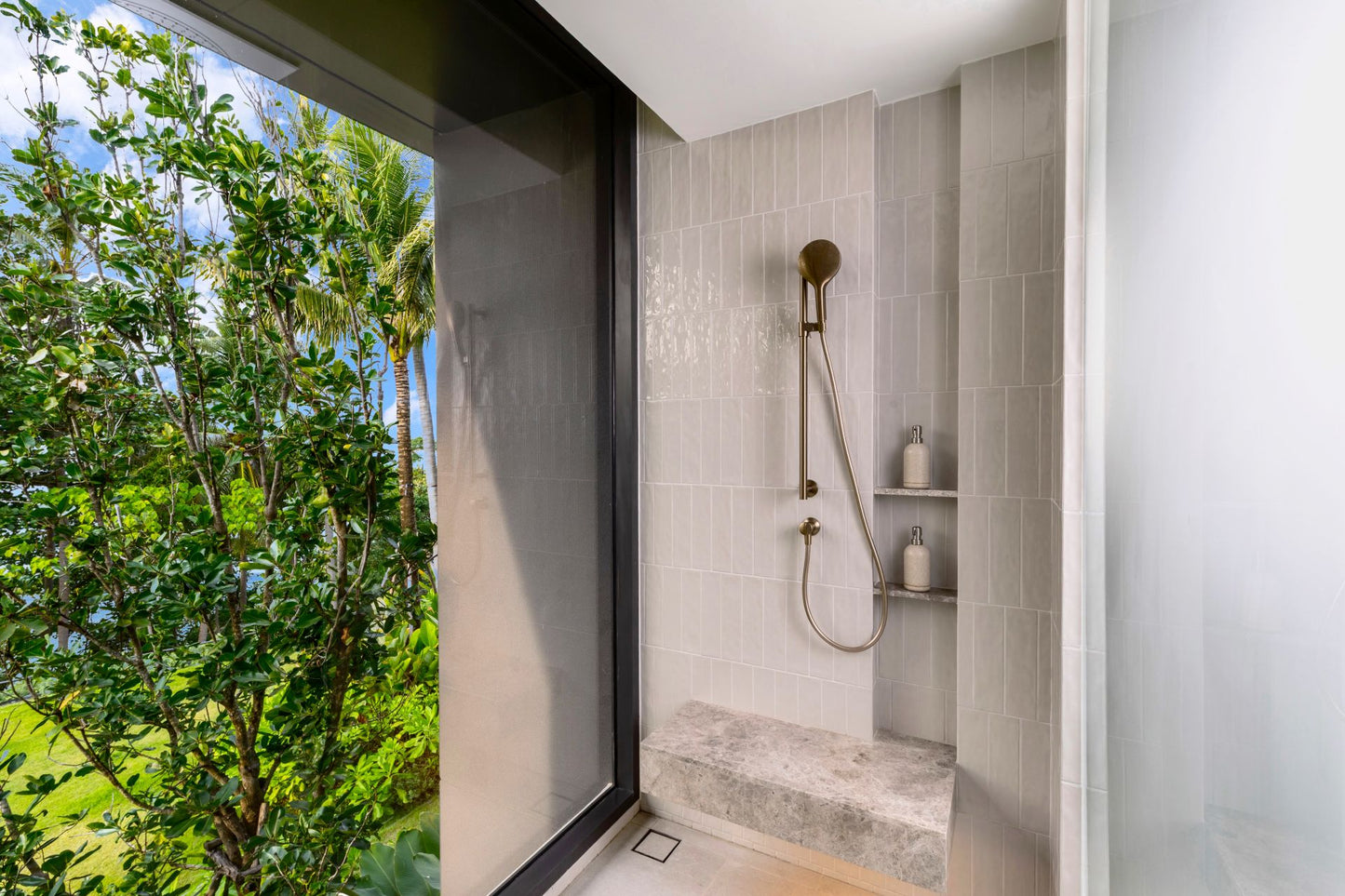 Seaview full service private 11-bedrooms villa in Kata beach (Poker room, dining room private chef japanese mediterranean and thai cuisine, makeup room, massage room, pickleball area, golf mini, cinema room, sundeck for yoga, private gym, kids pool)