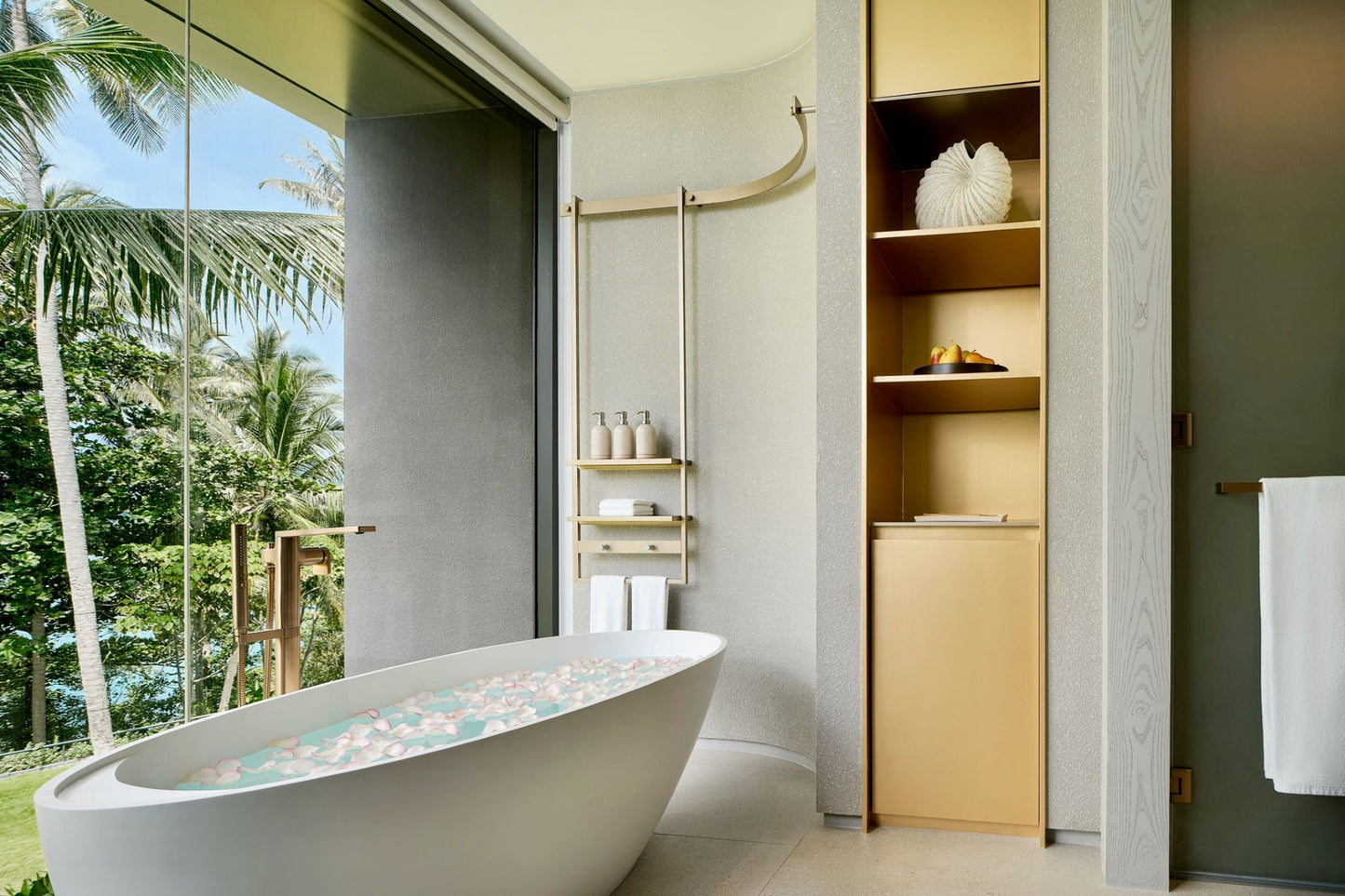 Seaview full service private 11-bedrooms villa in Kata beach (Poker room, dining room private chef japanese mediterranean and thai cuisine, makeup room, massage room, pickleball area, golf mini, cinema room, sundeck for yoga, private gym, kids pool)